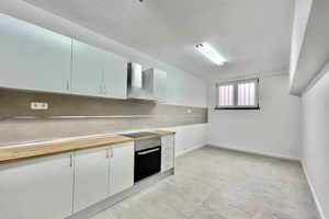 CADDE ÜZERİNDE KÖŞE KONUMLU 3+1 SATILIK DAİRE