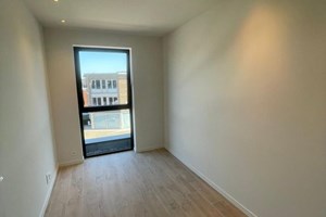 YENİ BİNA ARAKAT 3+1 LÜX YAPILI DAİRE