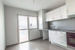 2+1 90M2 OTOPARKLİ CAMLİK İSİKLARA YAKIN